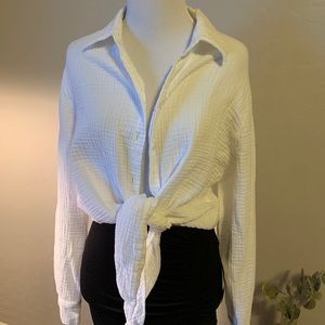 XL White Socialite
Front Tie Button Down Top